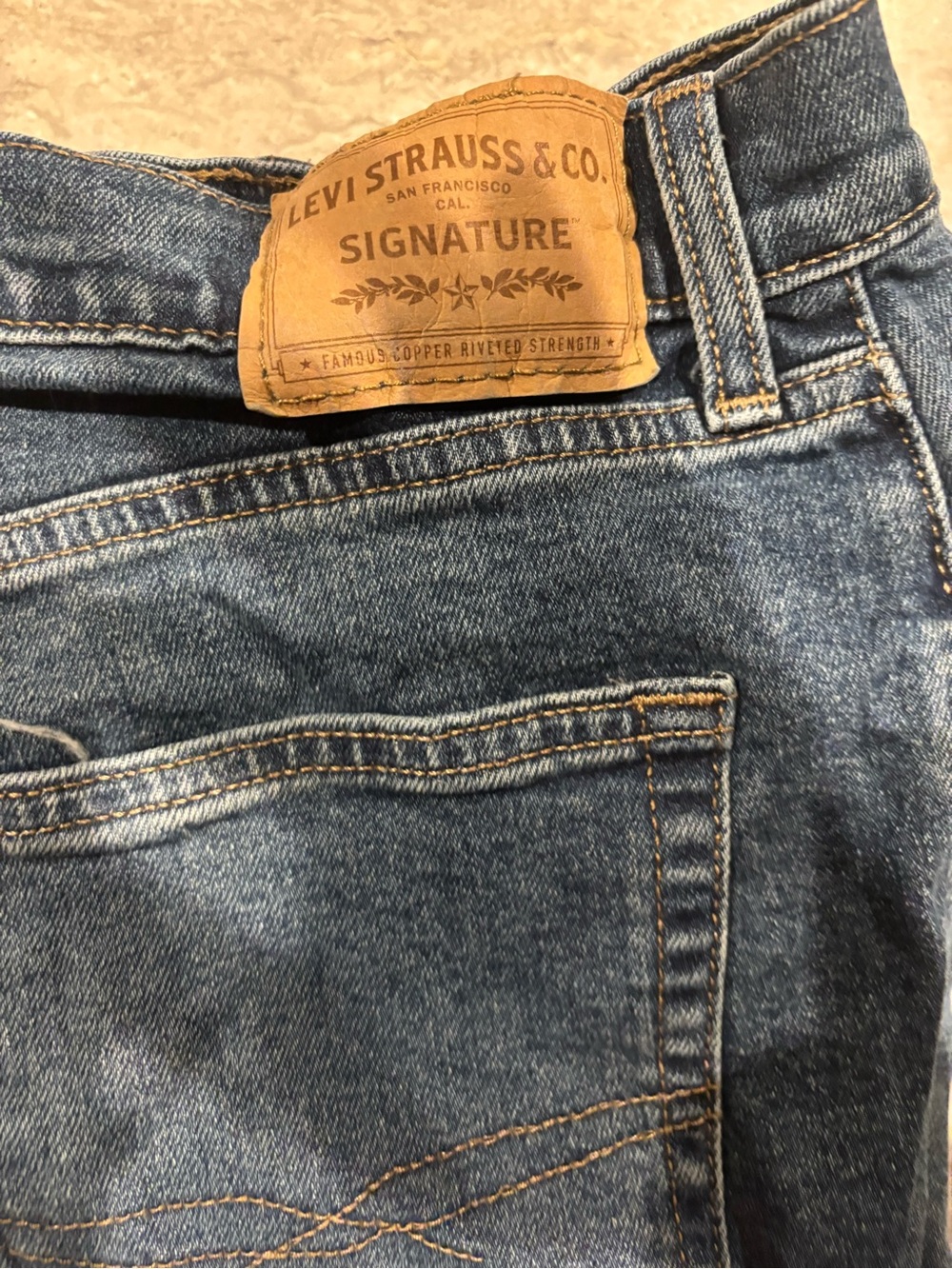 Levi's Relaxed High-Rise Women's Light Blue Jeans - Picture 4 of 4